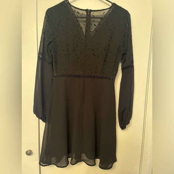 Knee Length black dress - Picture 2 of 2